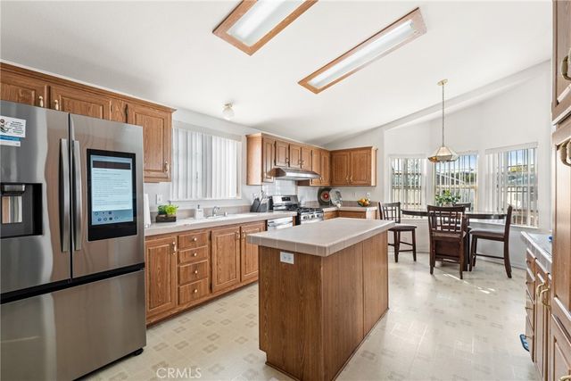 38094 Calle Amigable, Murrieta, CA 92563