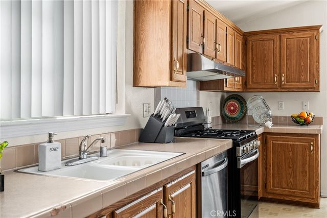 38094 Calle Amigable, Murrieta, CA 92563