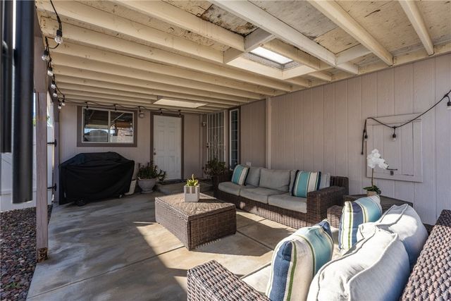 38094 Calle Amigable, Murrieta, CA 92563