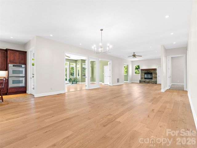 16 Chickadee Lane, Fairview, NC 28730