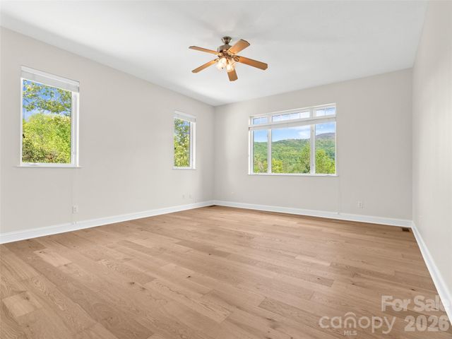 16 Chickadee Lane, Fairview, NC 28730