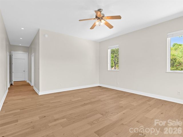 16 Chickadee Lane, Fairview, NC 28730