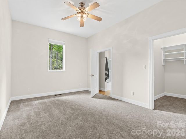 16 Chickadee Lane, Fairview, NC 28730