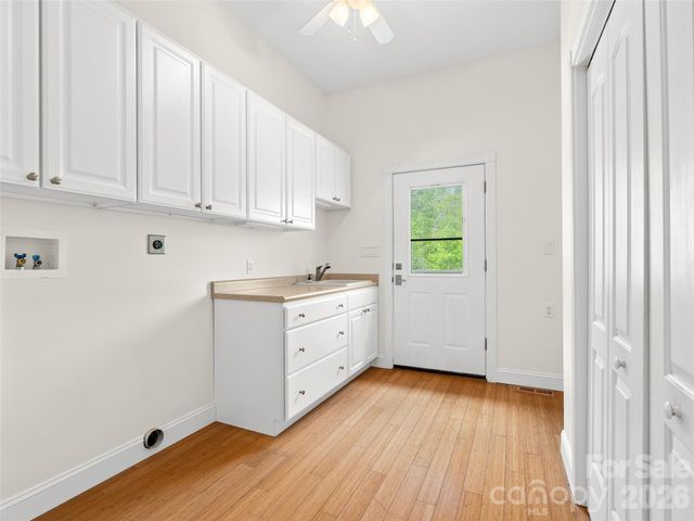 16 Chickadee Lane, Fairview, NC 28730