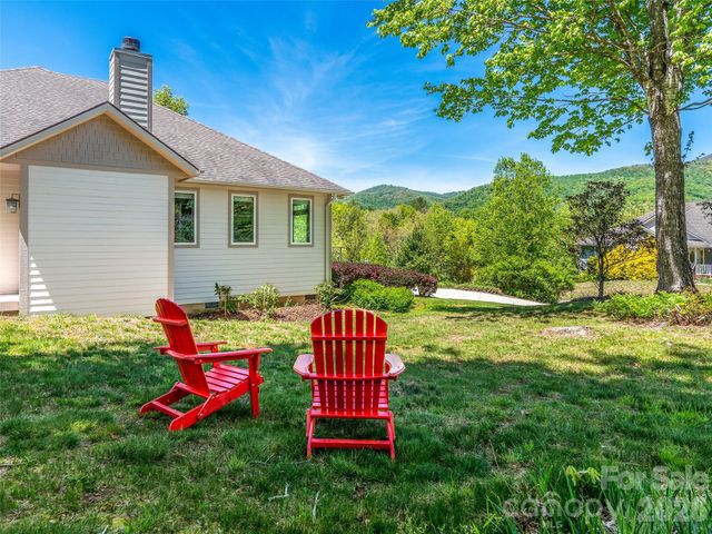 16 Chickadee Lane, Fairview, NC 28730