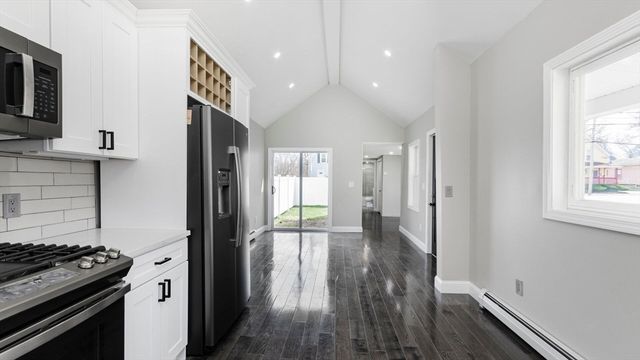 23 Lynn St, Peabody, MA 01960