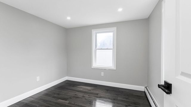 23 Lynn St, Peabody, MA 01960