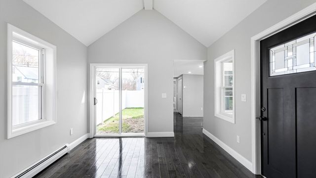 23 Lynn St, Peabody, MA 01960