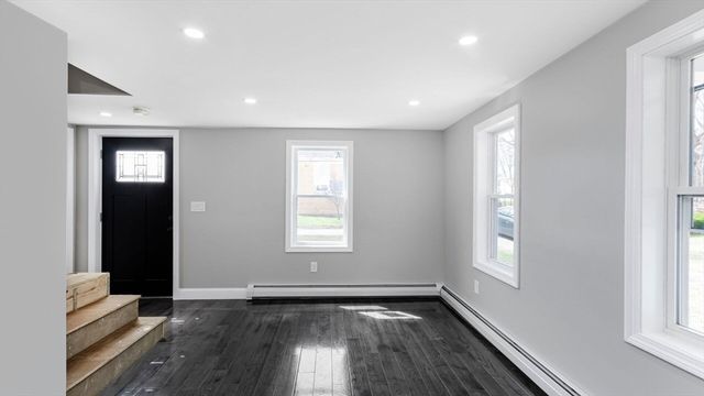 23 Lynn St, Peabody, MA 01960