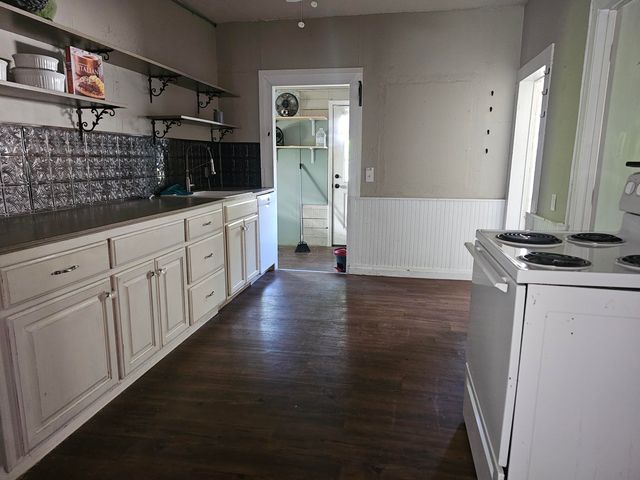 704 SW K Street, Grants Pass, OR 97526