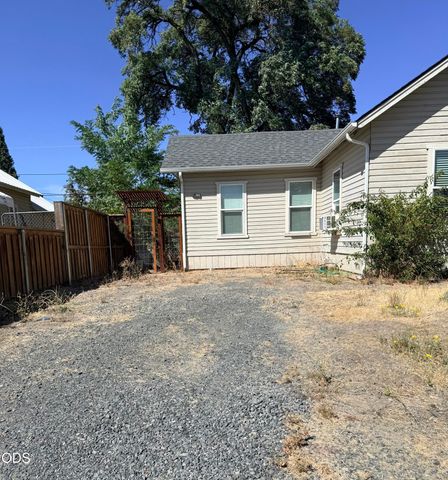 704 SW K Street, Grants Pass, OR 97526