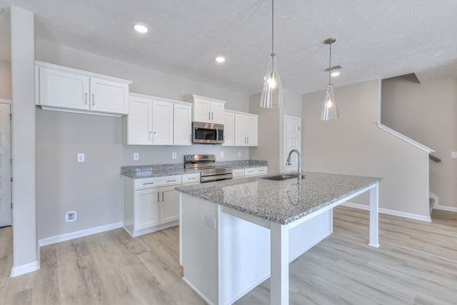 35 Hardwood Rd, Tullahoma, TN 37388