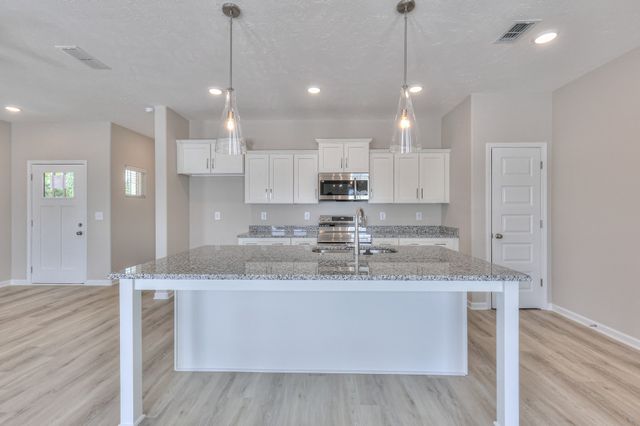 35 Hardwood Rd, Tullahoma, TN 37388