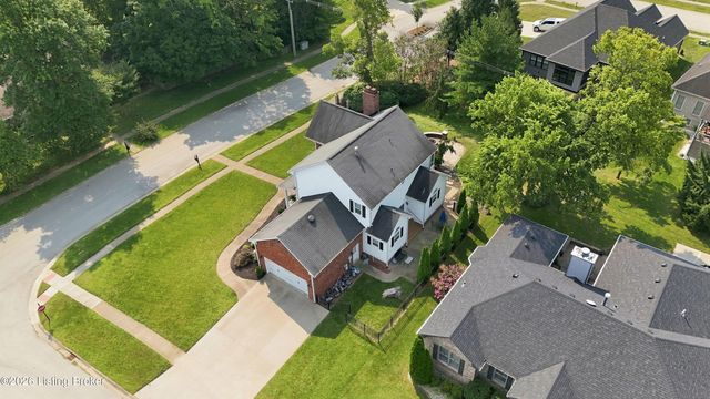 8606 Glenhope Dr, Louisville, KY 40291