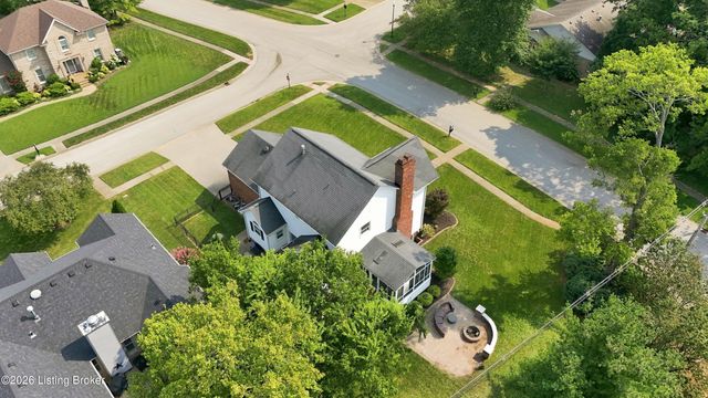8606 Glenhope Dr, Louisville, KY 40291