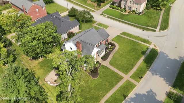 8606 Glenhope Dr, Louisville, KY 40291