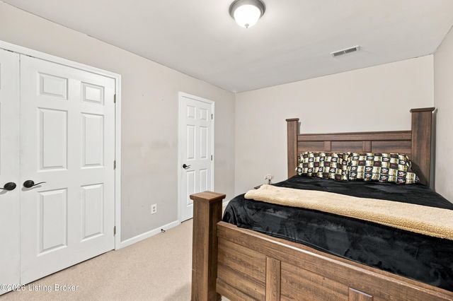 8606 Glenhope Dr, Louisville, KY 40291