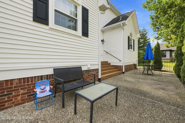 8606 Glenhope Dr, Louisville, KY 40291