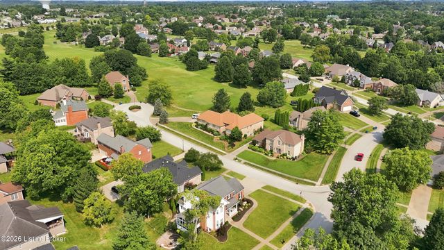 8606 Glenhope Dr, Louisville, KY 40291