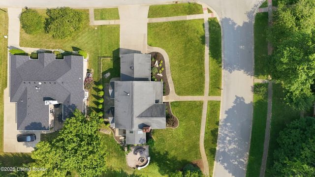 8606 Glenhope Dr, Louisville, KY 40291