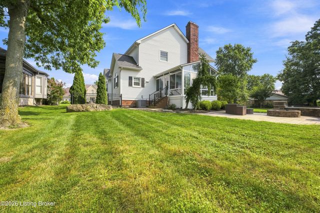 8606 Glenhope Dr, Louisville, KY 40291
