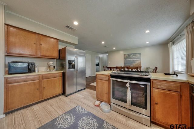 249 E Hideaway Ln, Hideaway, TX 75771