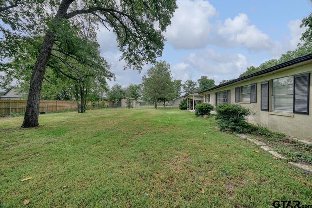 249 E Hideaway Ln, Hideaway, TX 75771