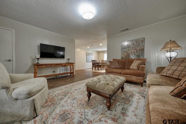 249 E Hideaway Ln, Hideaway, TX 75771