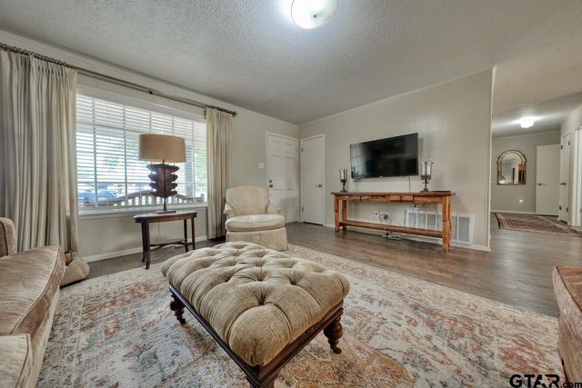 249 E Hideaway Ln, Hideaway, TX 75771