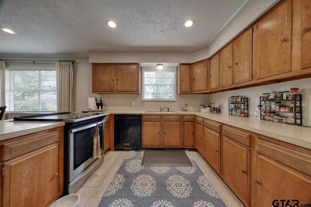 249 E Hideaway Ln, Hideaway, TX 75771