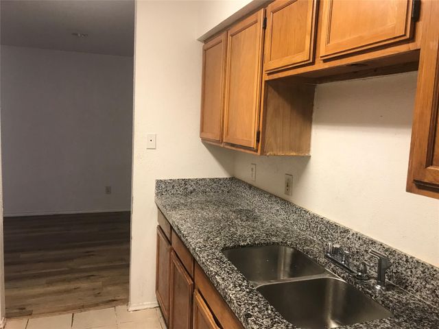 9797 Leawood Boulevard 1418, Houston, TX 77099