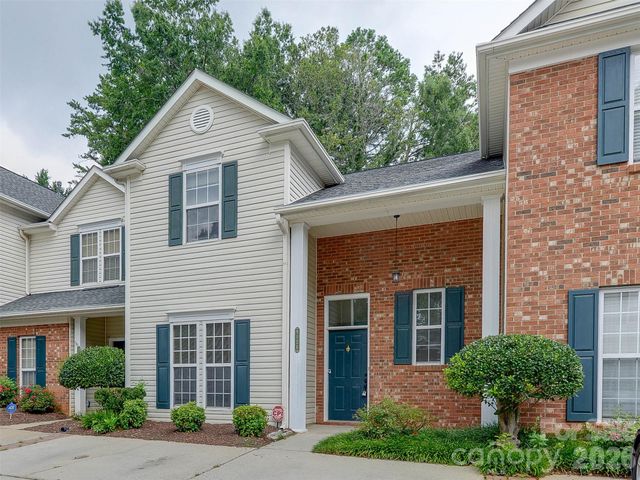 9128 Treyburn Drive, Charlotte, NC 28216