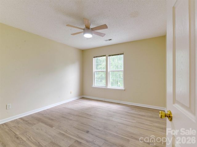 9128 Treyburn Drive, Charlotte, NC 28216