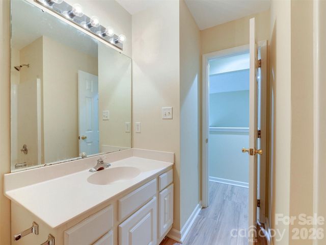 9128 Treyburn Drive, Charlotte, NC 28216