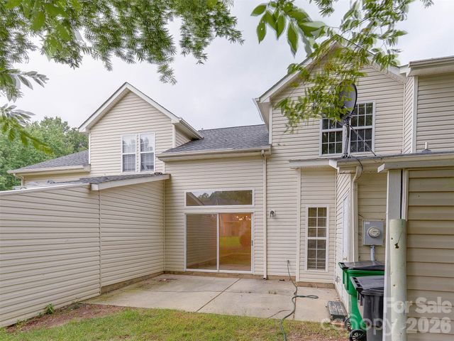 9128 Treyburn Drive, Charlotte, NC 28216