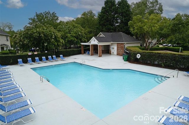 9128 Treyburn Drive, Charlotte, NC 28216