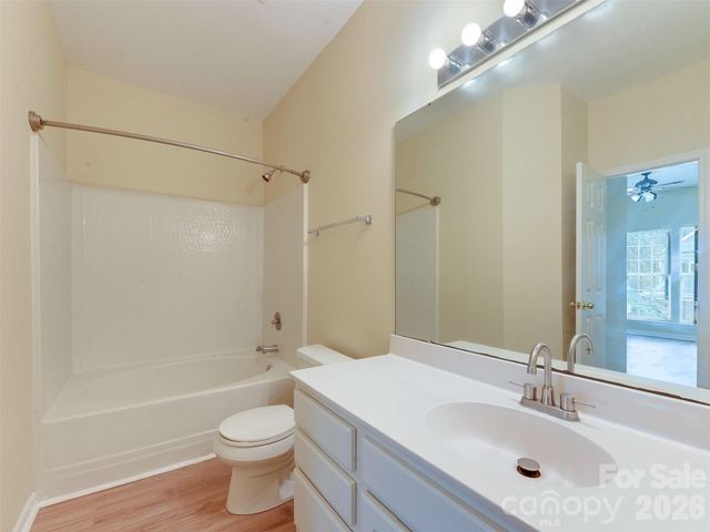 9128 Treyburn Drive, Charlotte, NC 28216