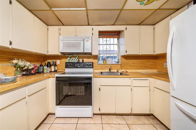 2610 NW 33rd St, Miami, FL 33142