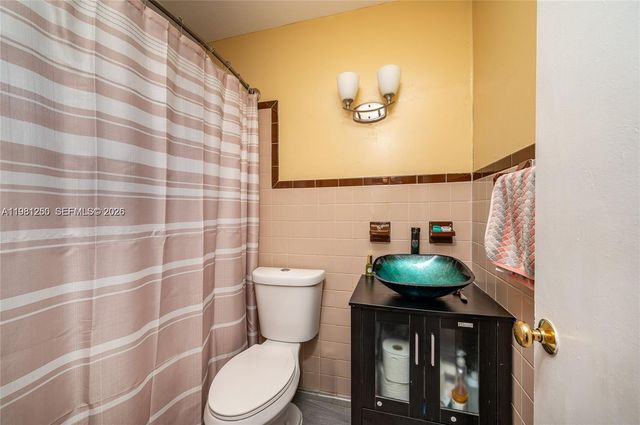 2610 NW 33rd St, Miami, FL 33142