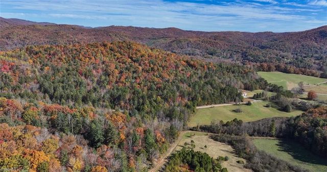 000 Antler Drive, Mcgrady, NC 28649