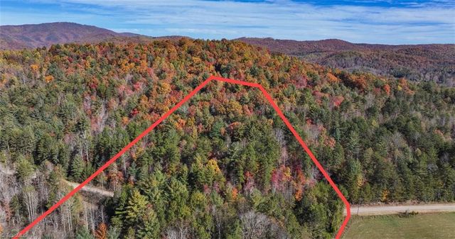 000 Antler Drive, Mcgrady, NC 28649