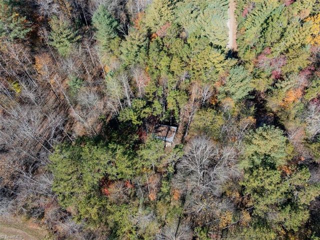 000 Antler Drive, Mcgrady, NC 28649