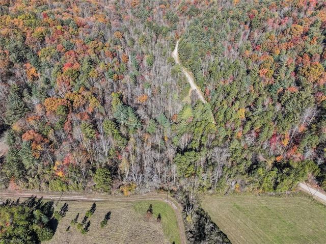 000 Antler Drive, Mcgrady, NC 28649