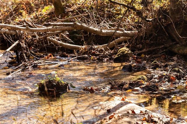 000 Antler Drive, Mcgrady, NC 28649