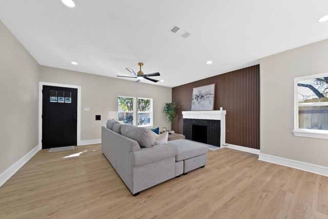 2803 Wilkinson Avenue, Fort Worth, TX 76103