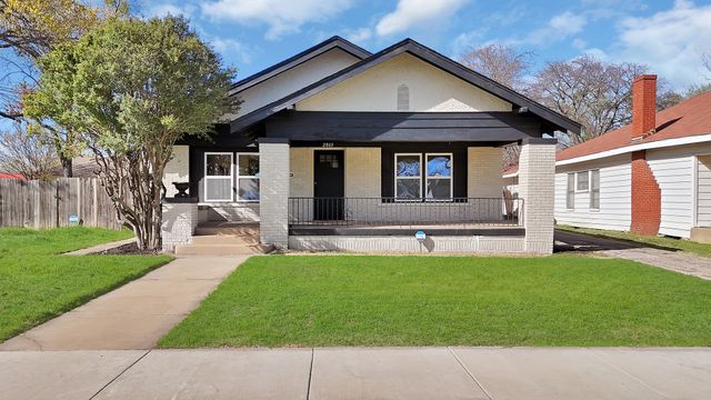 2803 Wilkinson Avenue, Fort Worth, TX 76103