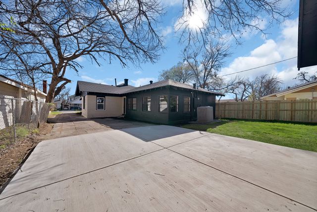 2803 Wilkinson Avenue, Fort Worth, TX 76103