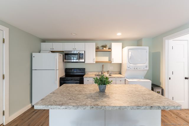 147 Pequot Avenue, Groton, CT 06355