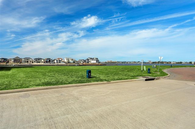 2498 Beacon Circle, League City, TX 77573