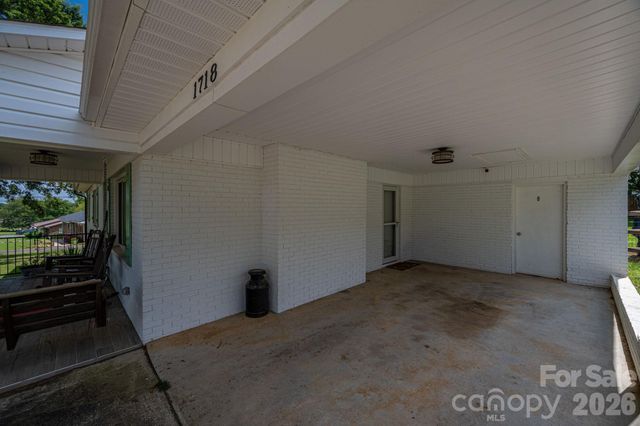 1718 Woolie Road, Lincolnton, NC 28092